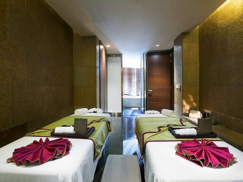 Novotel Kolkata Hotel And Residences