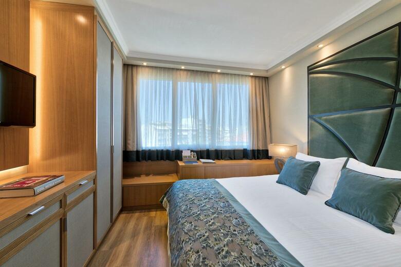 Hotel Divani Caravel