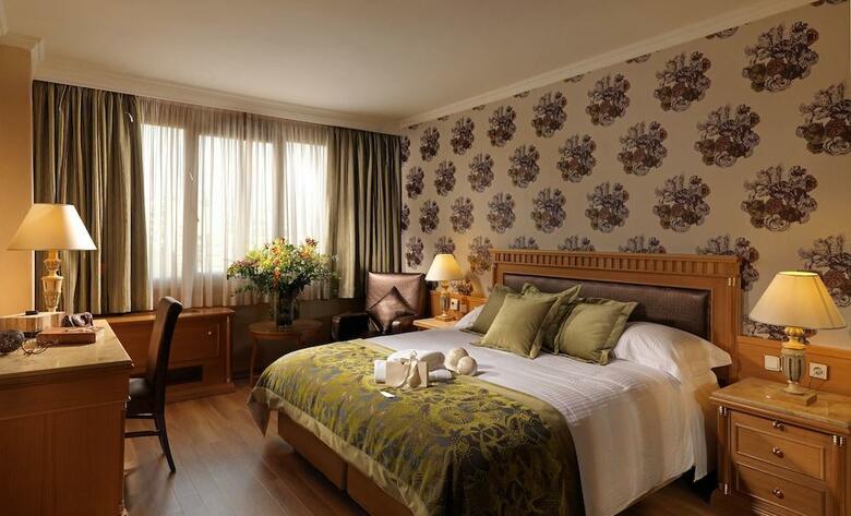 Hotel Divani Caravel