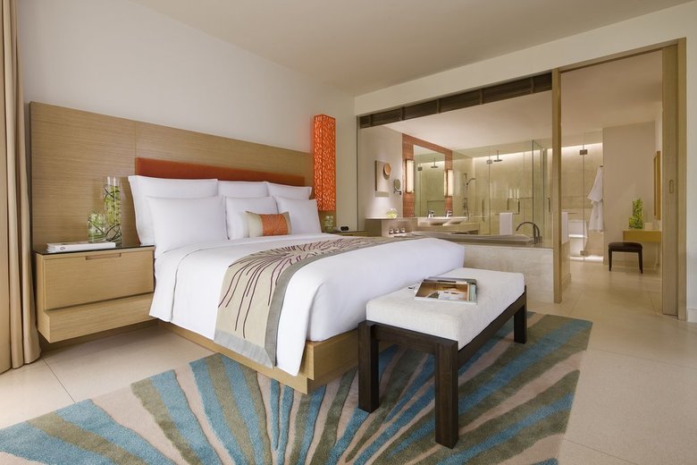 Hotel Renaissance Phuket Resort & Spa