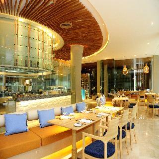 Hotel Renaissance Phuket Resort & Spa