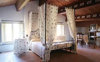 Hotel Castello Di Petroia Relais