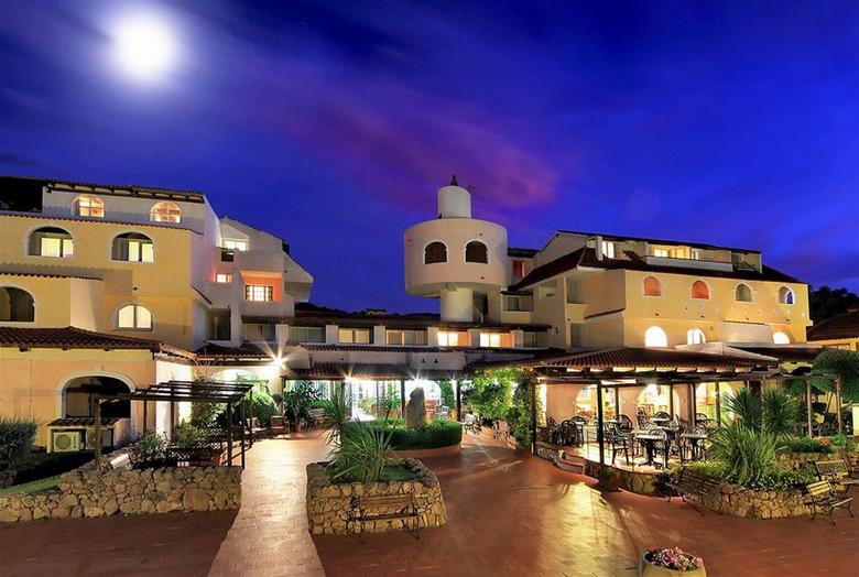 Colonna Beach Hotel
