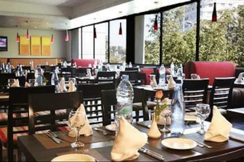 Hotel Golden Tulip Farah