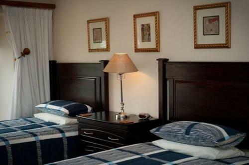 Hostal Avon Road Guest House & Tours