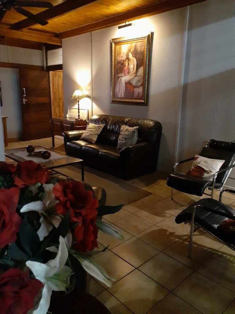Hostal Komati Guesthouse
