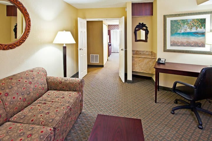 Hotel Holiday Inn Express Clearwater East - Icot Center
