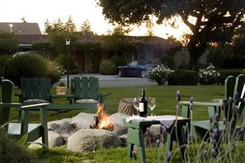 Posada Meadowlark Inn