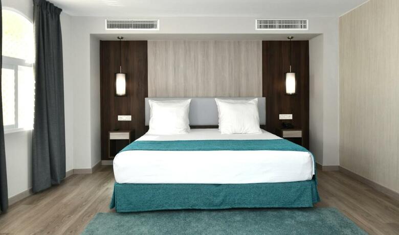 Hotel Salobre�a Suites