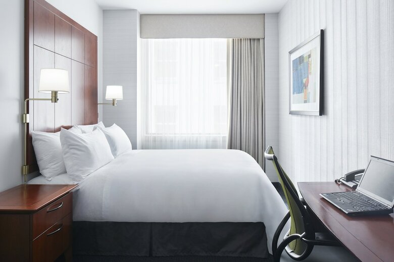 Central Loop Hotel