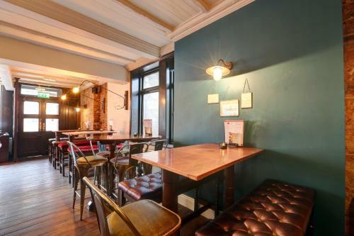 Publove @ Exmouth Arms Euston - Hostel
