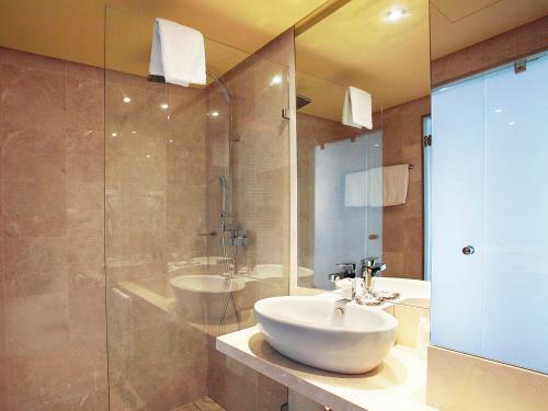 Aparthotel Hotel Marins Playa Suites - Adults Only