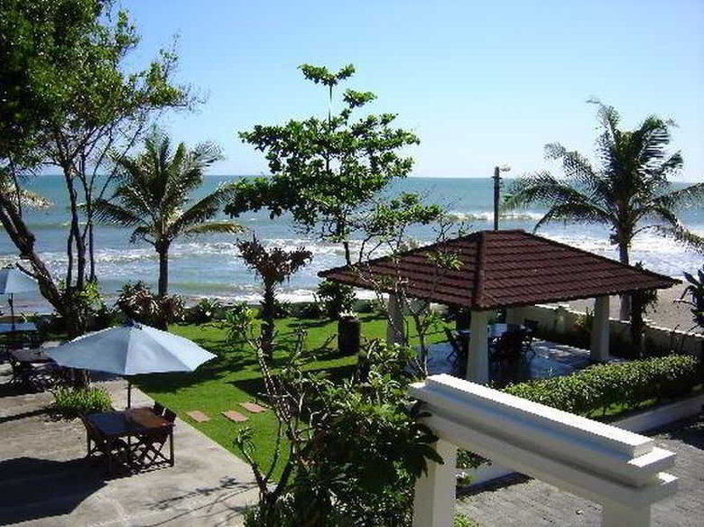 Hotel Legong Keraton Beach