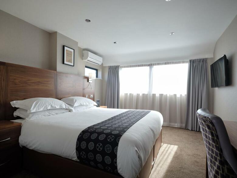 Mill Hotel (.)