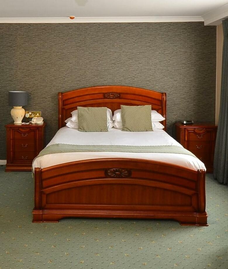 Mill Hotel (.)