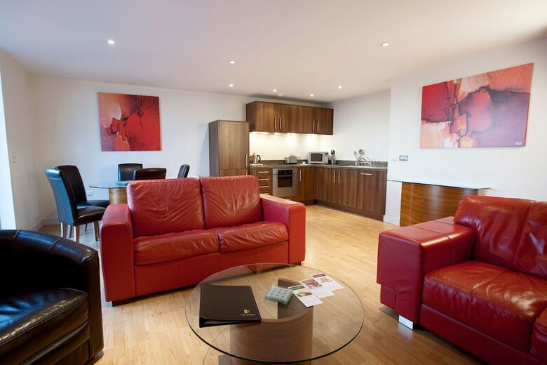 Spires Hotel (two Bedroom) 6 Pax