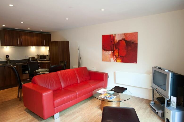 Spires Hotel (two Bedroom) 6 Pax
