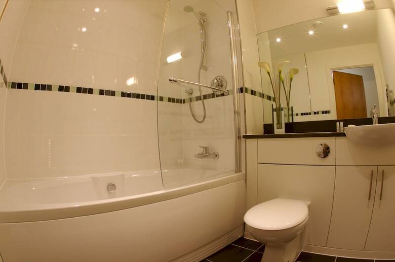 Spires Hotel (two Bedroom) 6 Pax