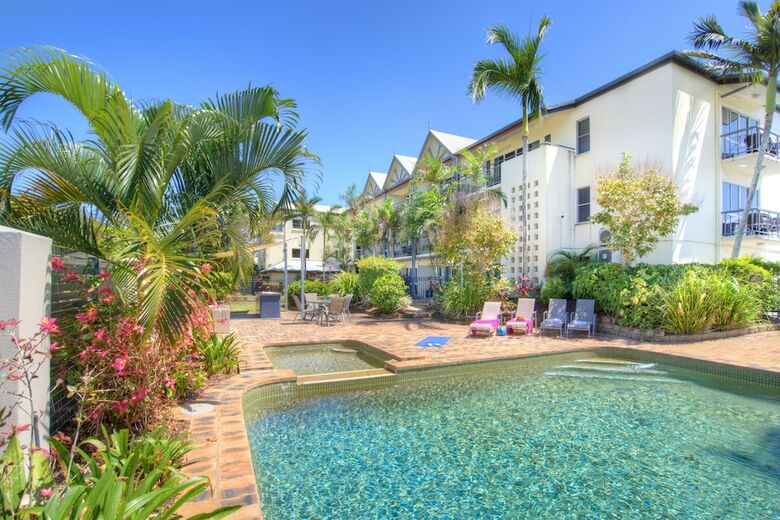 Hotel Cairns Queenslander