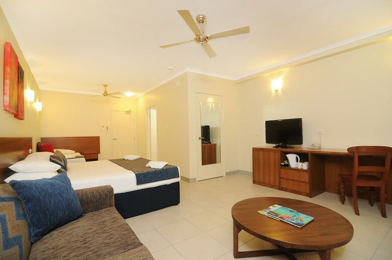Hotel Cairns Queenslander