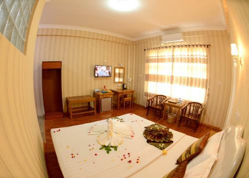 Royal Naung Yoe Hotel