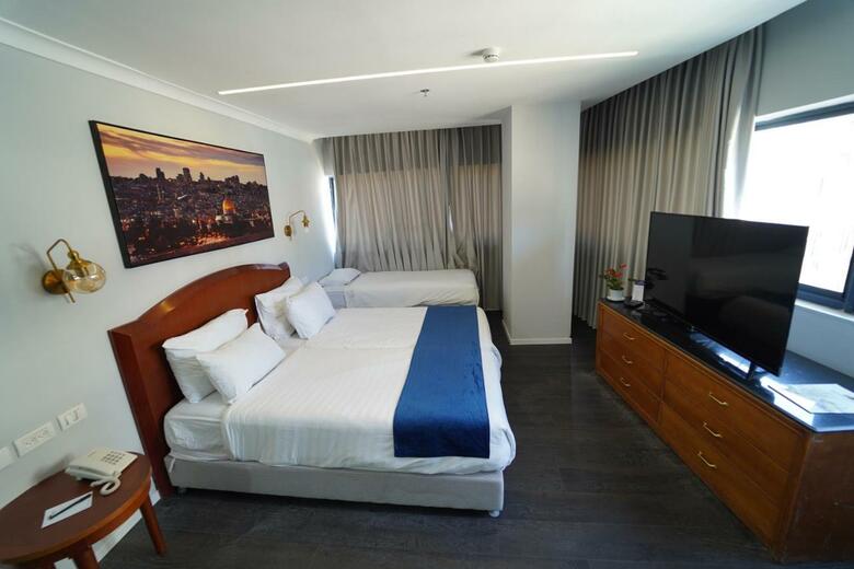 Shani Hotel