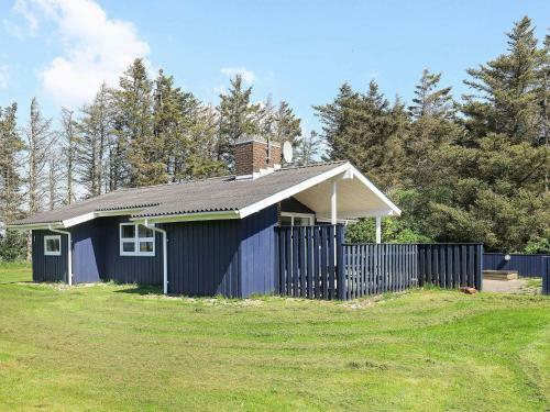 Three-bedroom Holiday Home In L�kken 11