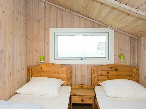 Three-bedroom Holiday Home In L�kken 18