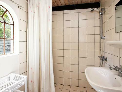 Two-bedroom Holiday Home In Vesl�s 1