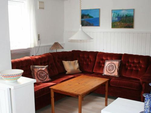 Two-bedroom Holiday Home In Svaneke 5