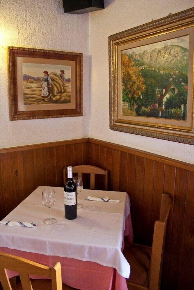 Albergue Hostal La Maya