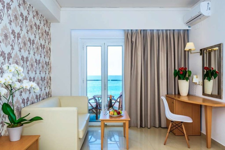 Themis Beach Hotel