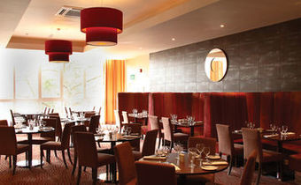 Hotel Menzies London Luton Strathmor