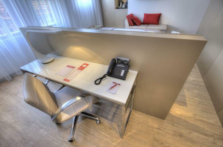 Hotel NH Collection Porto Batalha