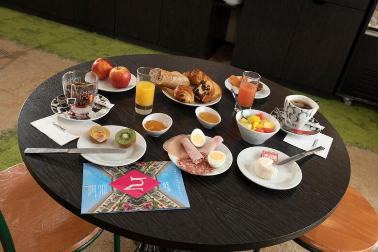Hotel H�tel The Originals Access, Bourges Nord Saint-doulchard