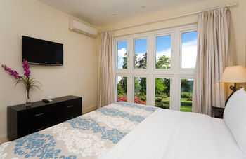 Hotel Waves Beach Resort & Spa