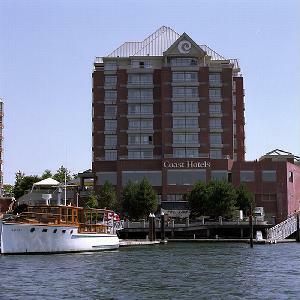 Coast Victoria Harbourside Hotel & Marina