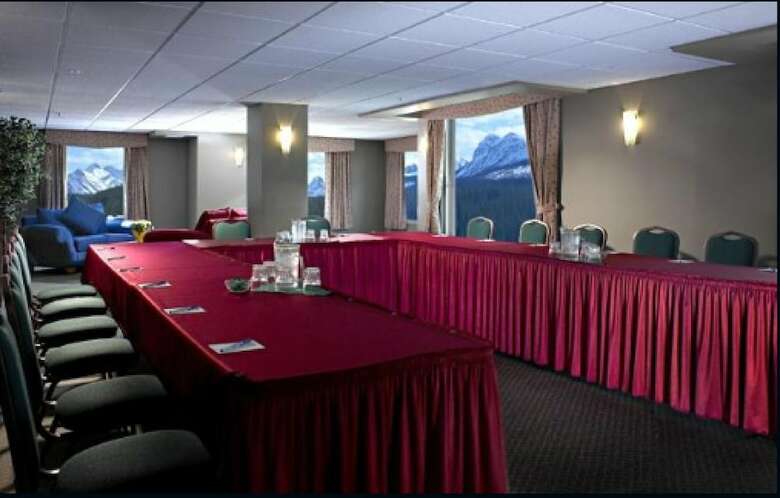 Hotel Windtower Lodge And Suites