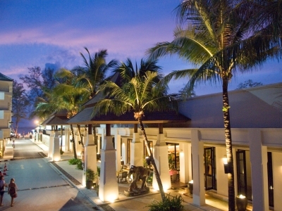 Hotel Banthai Beach Resort And Spa