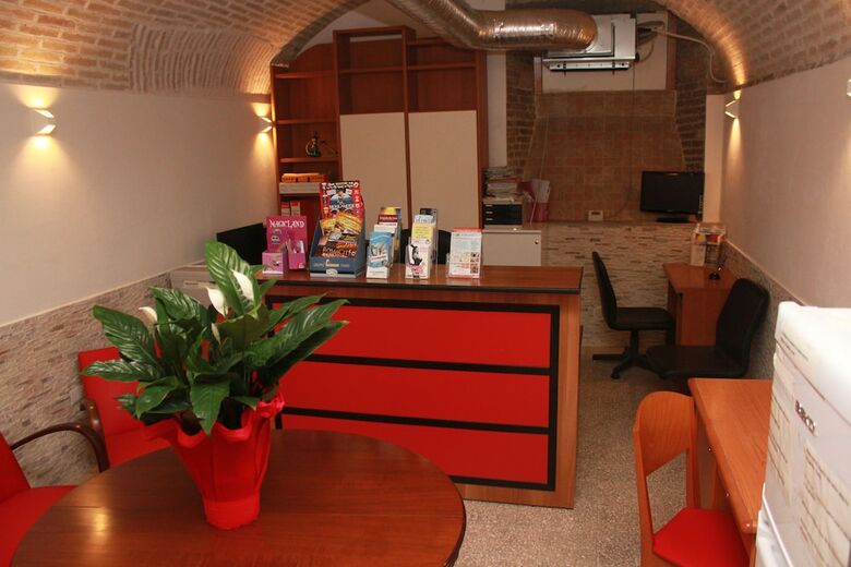 Hostel And Hotel Il Papavero