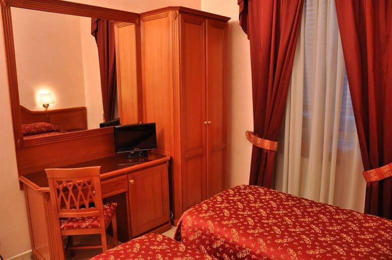 Hotel Sandra
