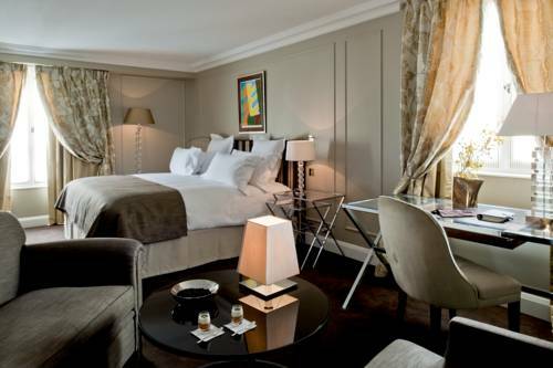 Hotel Le Burgundy Paris