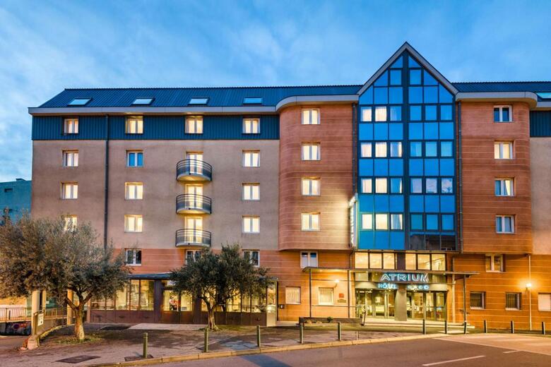 Atrium Hotel