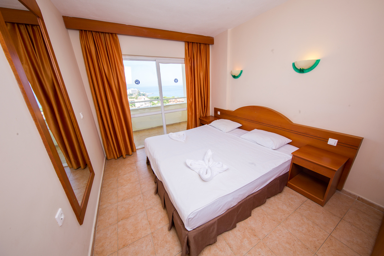 Tuntas Apart Hotel Kusadasi