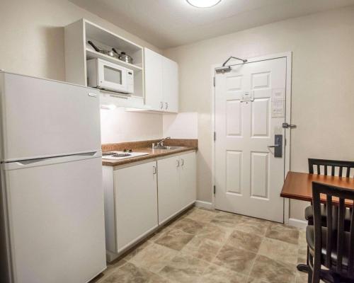 Hotel Suburban Extended Stay