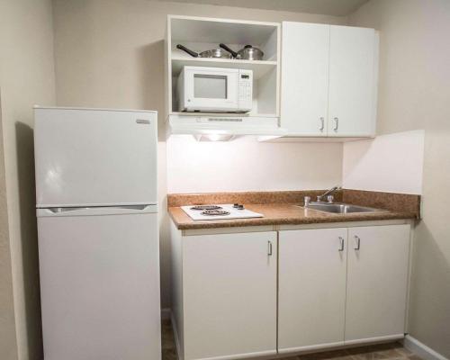 Hotel Suburban Extended Stay