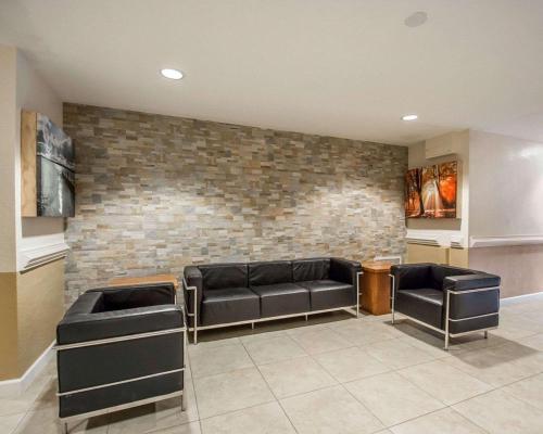 Hotel Suburban Extended Stay