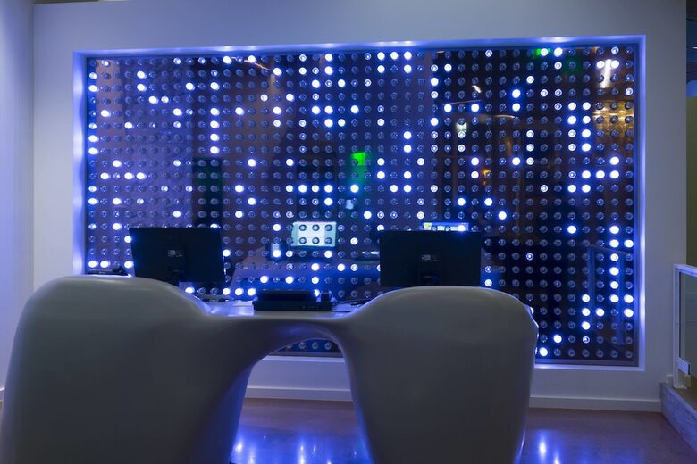 The Envoy Hotel, Autograph Collection
