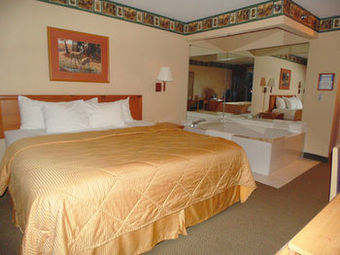 Hotel American Inn And Suites Houghton Lake