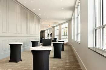 Hotel Embassy Suites Charlotte/ayrsley